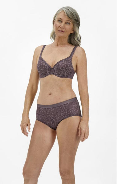 Barely There Lace Contour Bra (Plum) Available in size 10 A cup