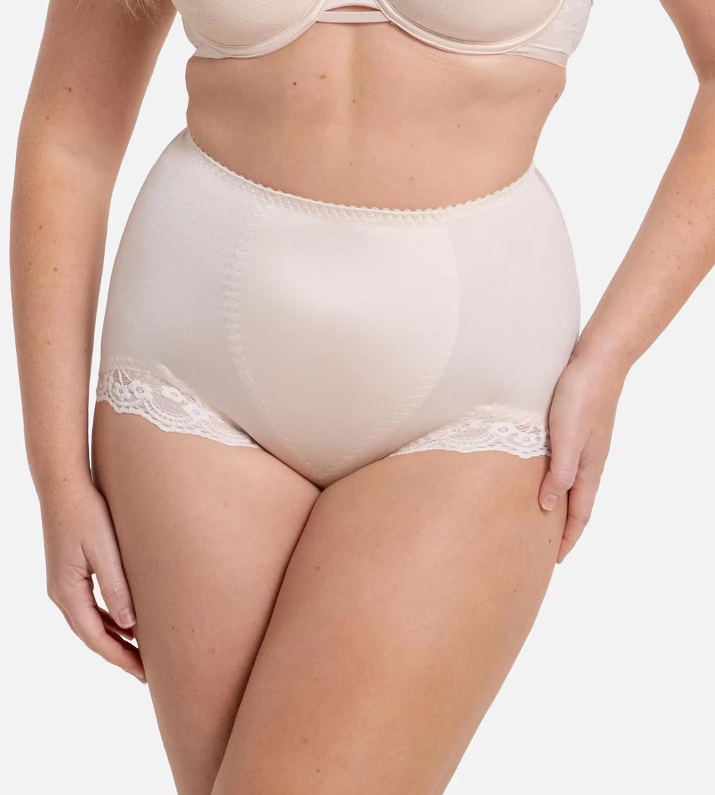 Triumph Tum-E-Lace shapewear pant with tummy control, featuring lace details and seamless fit for a smooth silhouette.