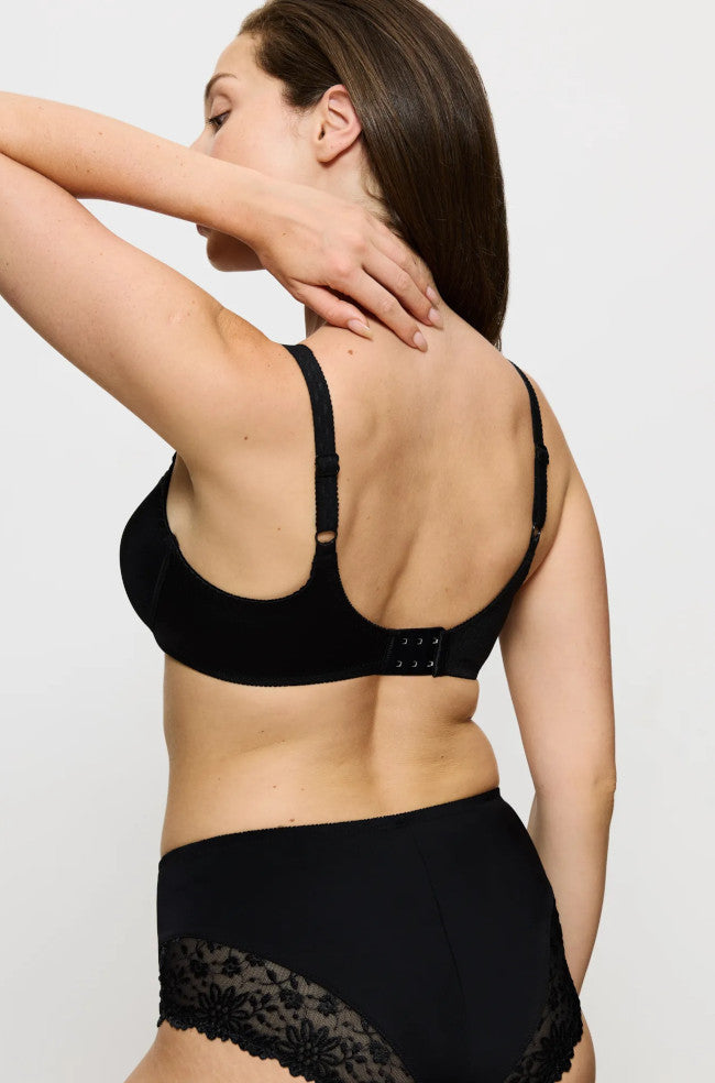 Triumph Ladyform Minimizer Bra Black 14C - Microfiber Support