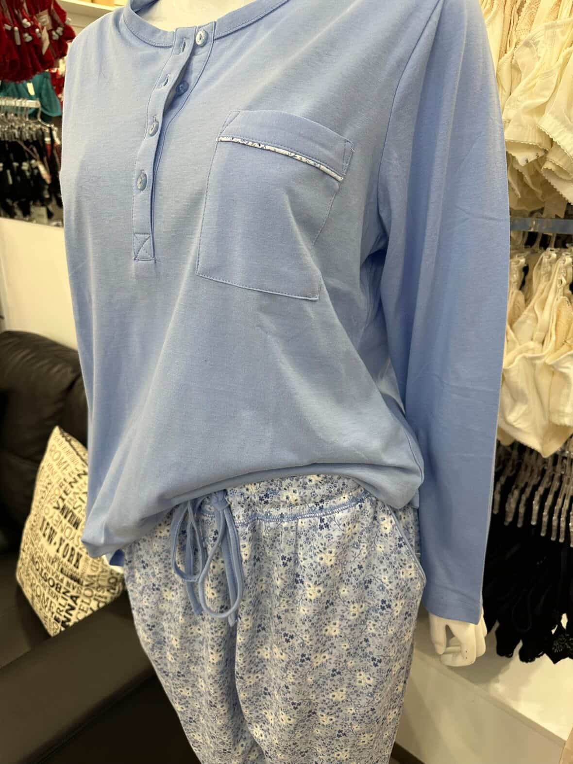 Givoni Katie Ski Pyjama sleepwear set featuring a cozy, patterned top and matching bottoms for comfortable winter sleep.