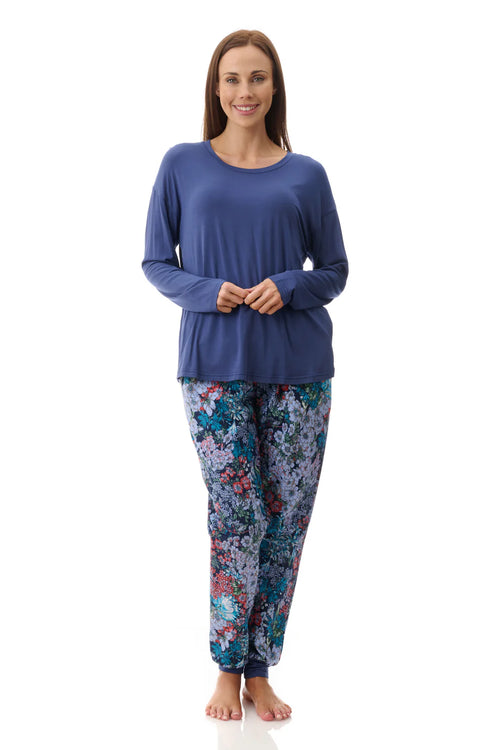 Givoni Flanelette Frida print ski pyjama set featuring cozy sleepwear with colorful Frida Kahlo-inspired pattern and soft fabric.
