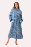 GIVONI Jada mid-length quilted dressing gown, cozy sleepwear with quilted fabric, front view showing soft, comfortable design.