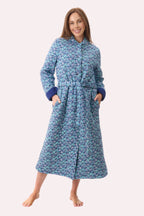 GIVONI Jada mid-length quilted dressing gown, cozy sleepwear with quilted fabric, front view showing soft, comfortable design.