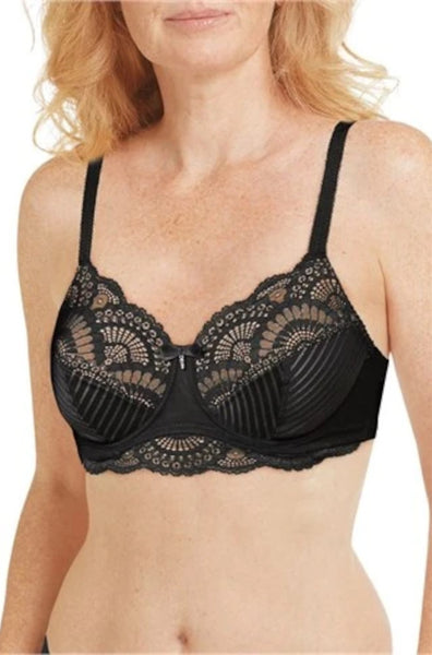 Karolina Wired Bra (Black) Available in 22B only