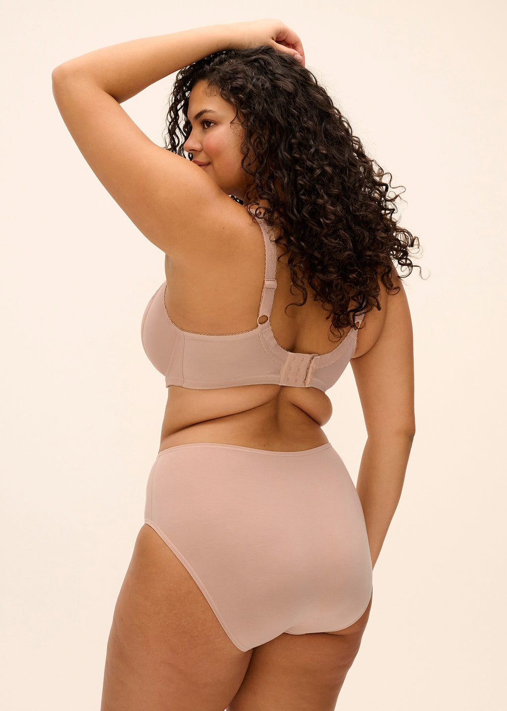 ELOMI Morgan Stretch Banded Bra in Sahara Nude, smooth fabric with full-coverage design, featuring adjustable straps and banded support.