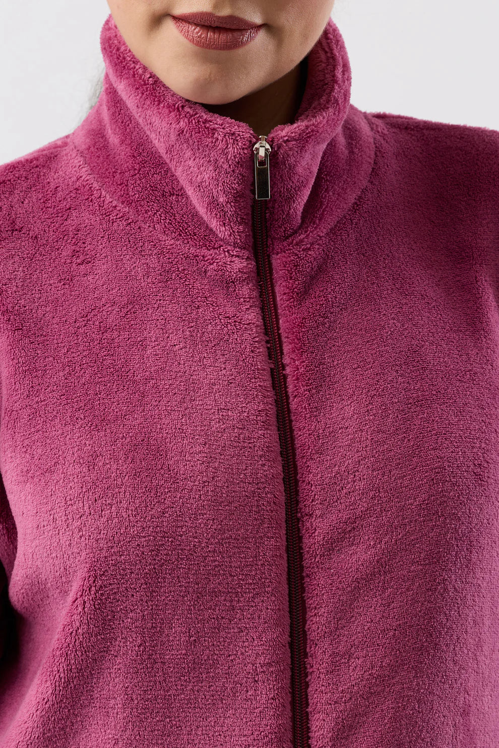 Soft berry-colored fleece zip dressing gown from Schranks sleepwear collection, mid-length with a cozy, comfortable fit.