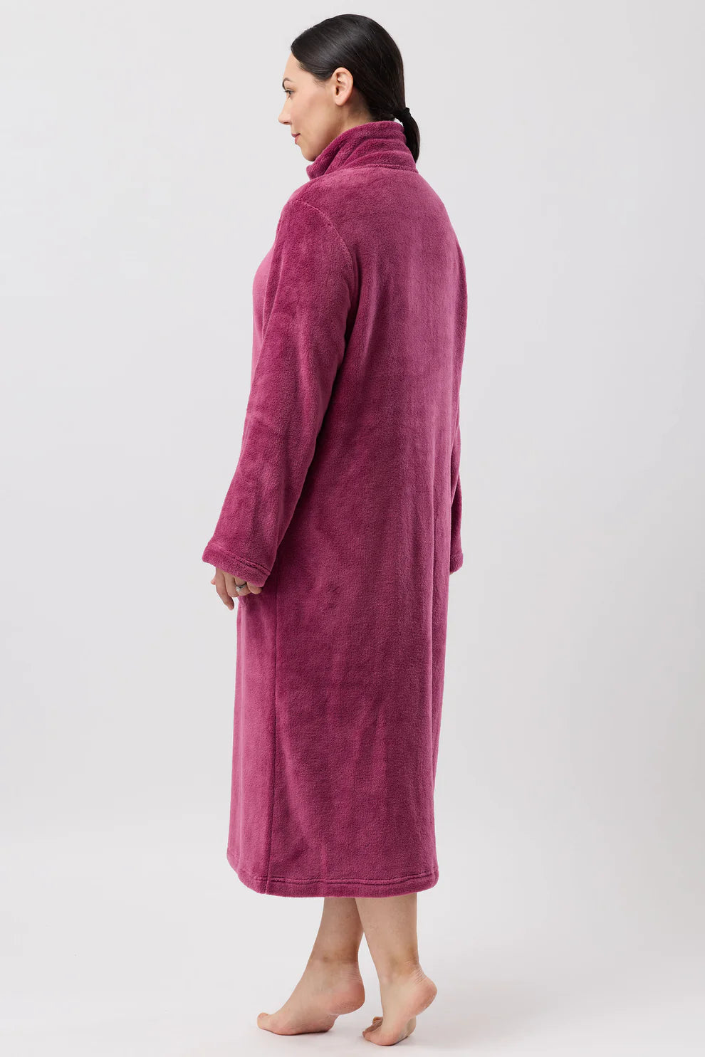 Mid-length SCHRANK fleece zip dressing gown in berry color, showing soft fleece fabric and front zipper closure.