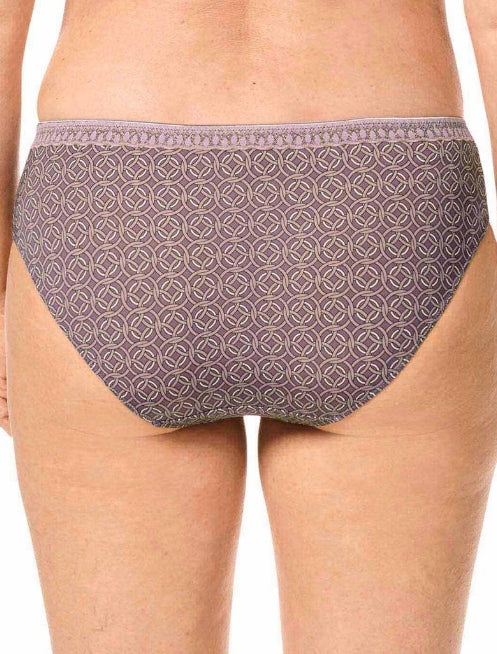 Mauve Liz Brief from AMOENA underwear collection, soft fabric with comfortable fit, shown on a model.