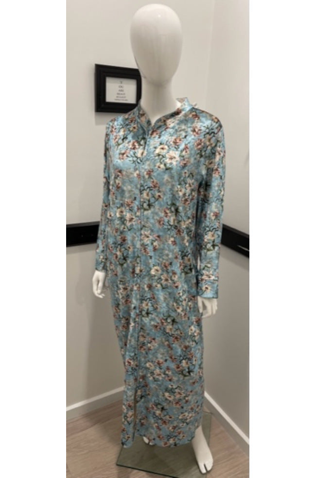 Teal velvet zip robe in size Small by ESSENCE, featuring a comfortable loungewear design.