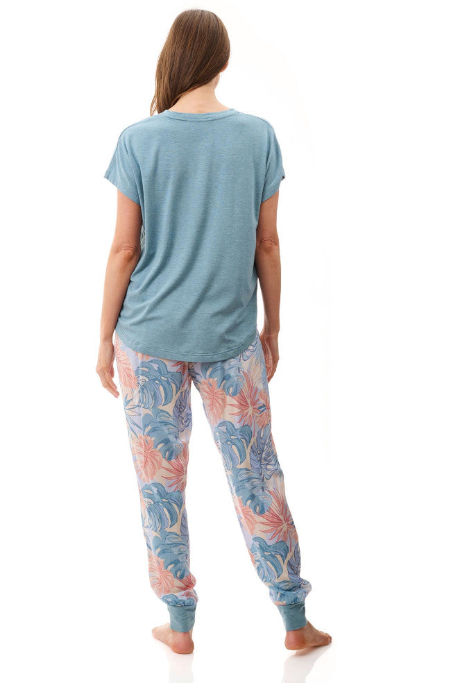 Tanika long pyjama set in Mango Lagoon, featuring soft fabric and loose fit, size XXL by GIVONI.