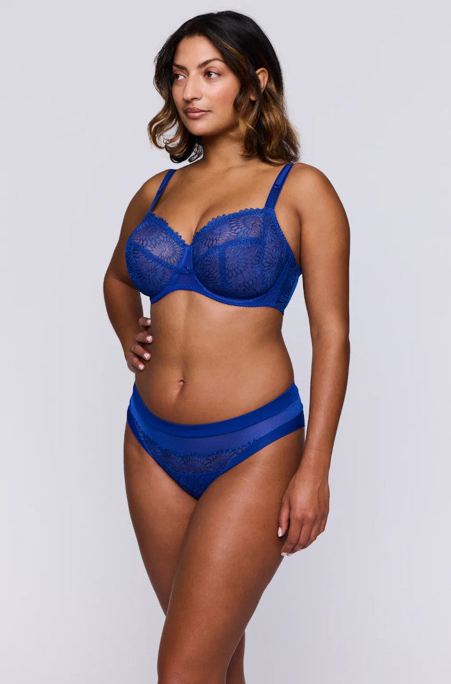 Blue print high waist briefs for women by Primadonna, available in sizes L and 2L.