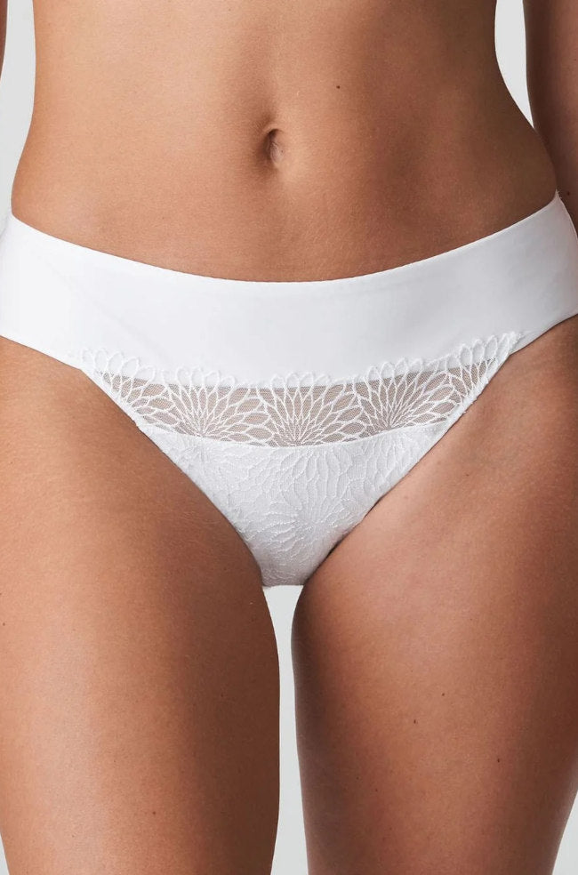 White seamless thong underwear by Primadonna, available in multiple sizes