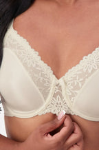 Ladyform UW Minmiser Bra in Chrysanthemum, sizes 20C and 18D, by Triumph, featuring a floral design and smooth fabric.