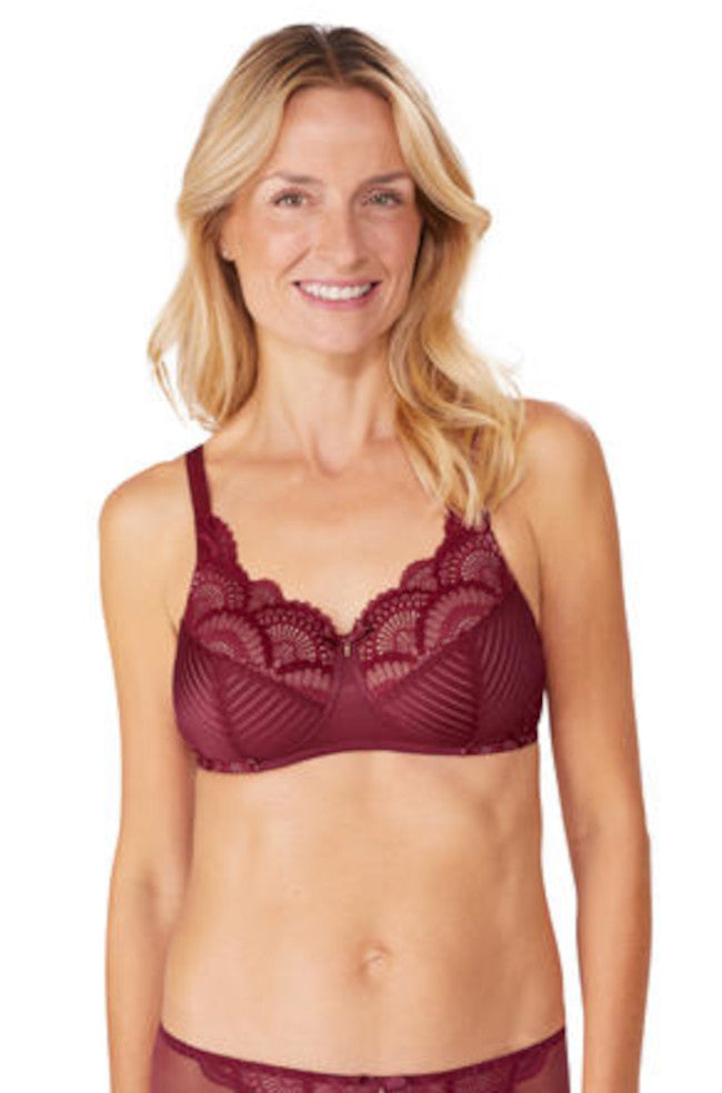 Red and nude wirefree padded bra by Amoena in size 10DD, featuring seamless cups for comfort and support.