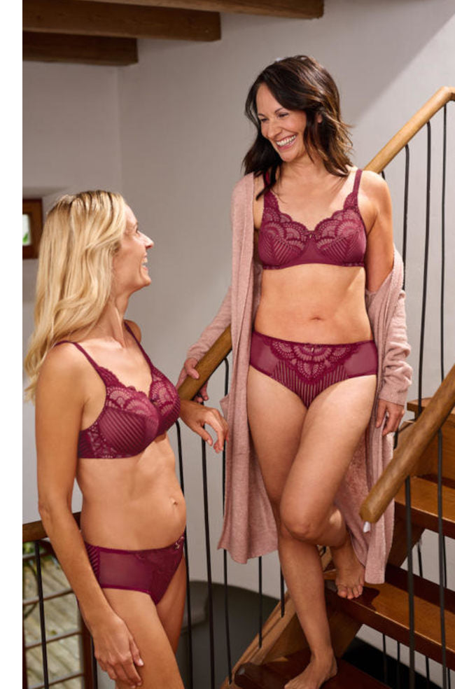 Red and nude wirefree padded mastectomy bra by Amoena, featuring adjustable straps, size 10DD.
