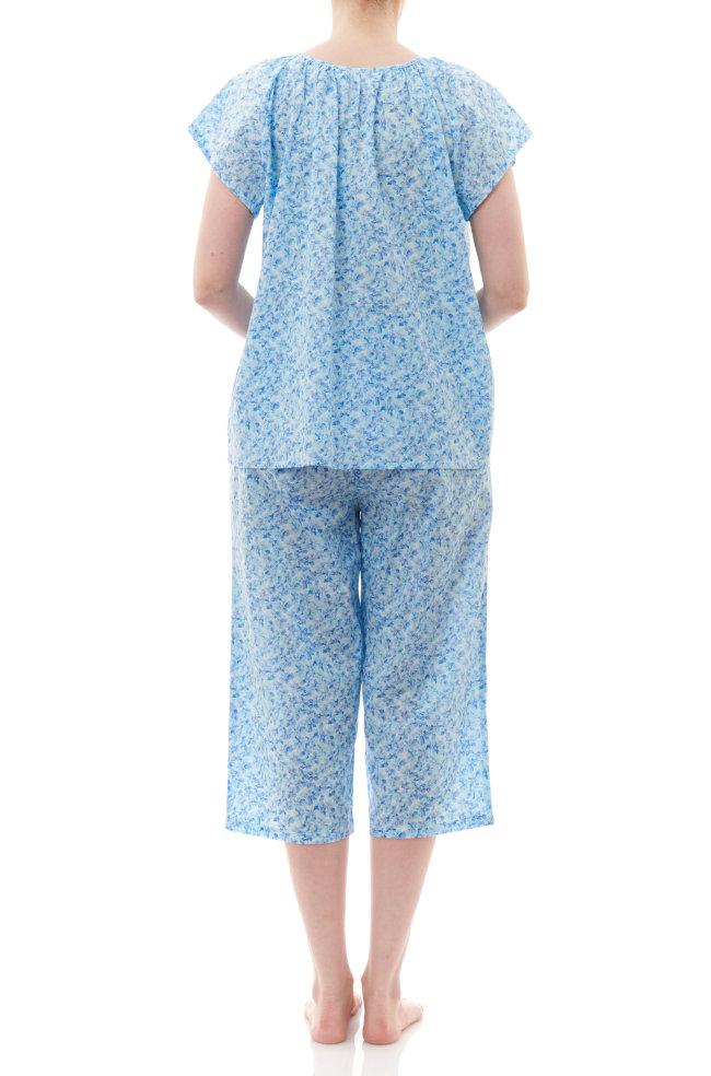 Blue floral short sleeve cotton capri pajamas in size 2XL by GIVONI, perfect for summer sleepwear.