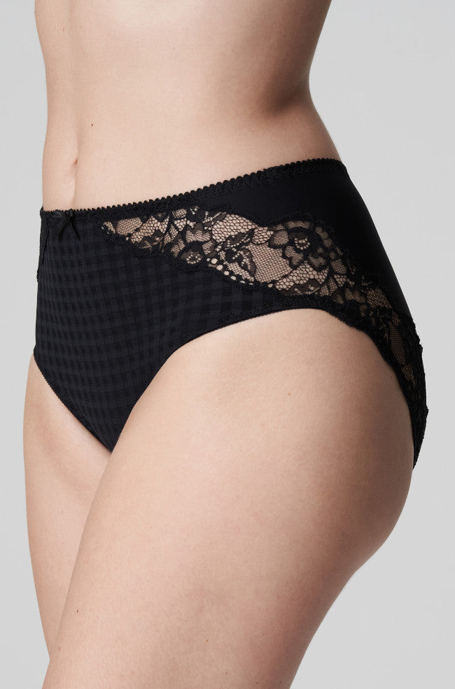 Black lace full brief underwear from Primadonna, available in sizes 2L, 3L, and L.