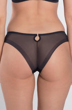 Black and nude Perla thong underwear by Samanta, featuring a sleek design and available in size L