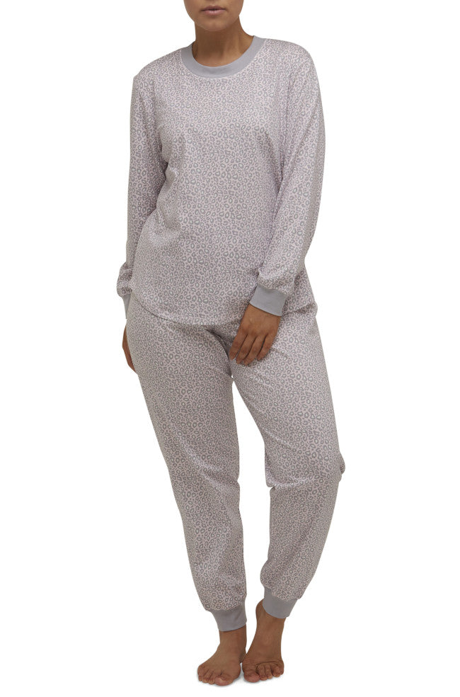 Pale pink floral cotton ski PJ set by SCHRANK, size 20, featuring a cozy long-sleeve top and matching pants.