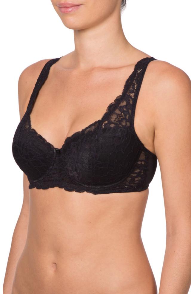 Triumph Amourette Charm black lace padded bra in size 10C with delicate detailing and adjustable straps.